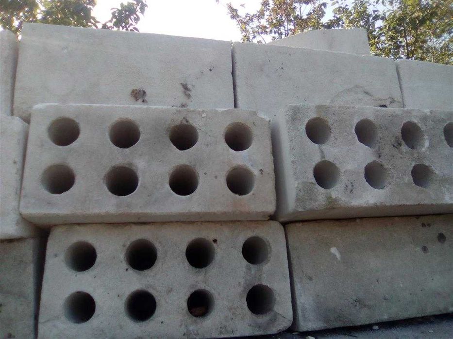 Cegła bloczek wapienno- piaskowy 250x120x220mm