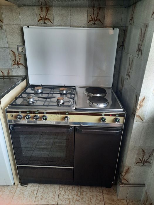 Fogão usado da marca PE