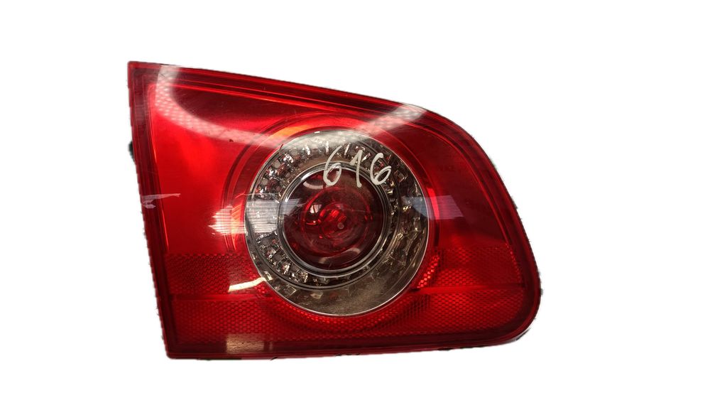 Farolim da mala esquerdo VOLKSWAGEN Passat Variant (3C5)