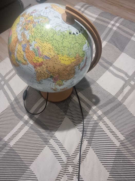 Globus podświetlany