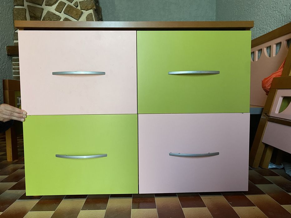 Conjunto Quarto Juvenil (3camas + 3colchões + cómoda + mesa cabeceira)