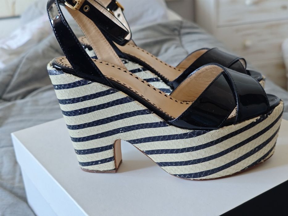Sandálias Moschino 36
