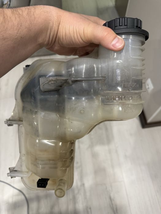 Бачок розширювальний Land Rover Range Rover l494