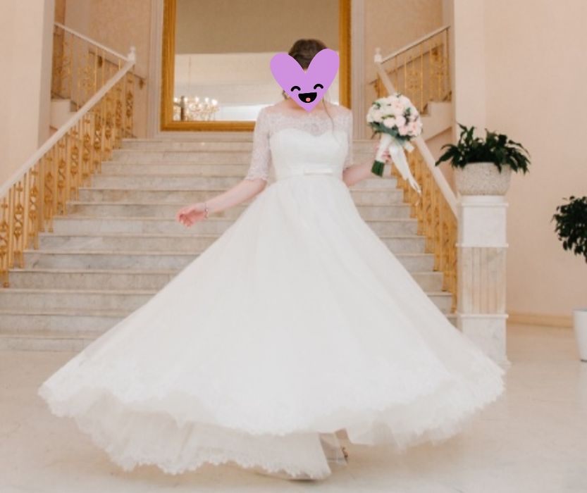 Нежное свадебное платье с кружевным топом