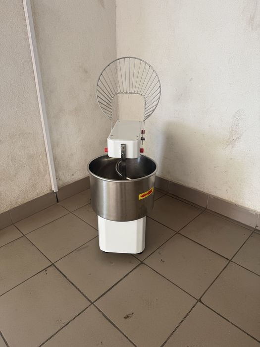 Тістоміс Промисловий Одношвидкісний Обʼєм 15 літрів Італія