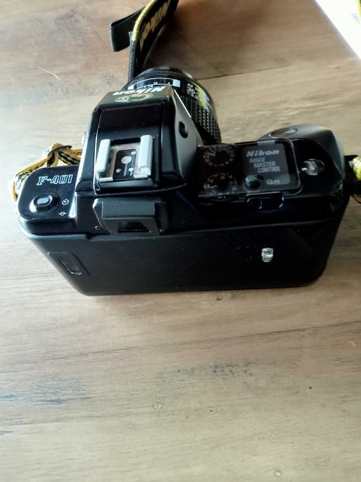 Nikon F 401 com lente 35-70mm