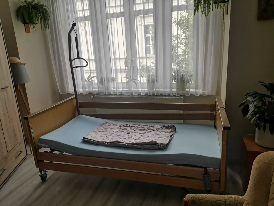 Łóżko rehabilitacyjne elektryczne nowe
