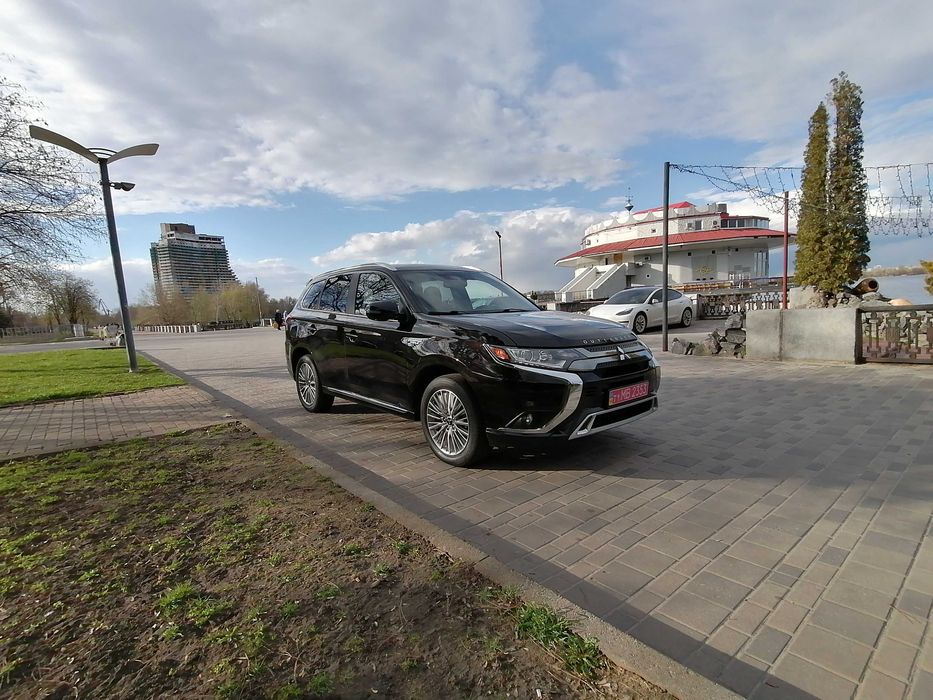Mitsubishi Outlander 3 PHEV 2019г.в.
