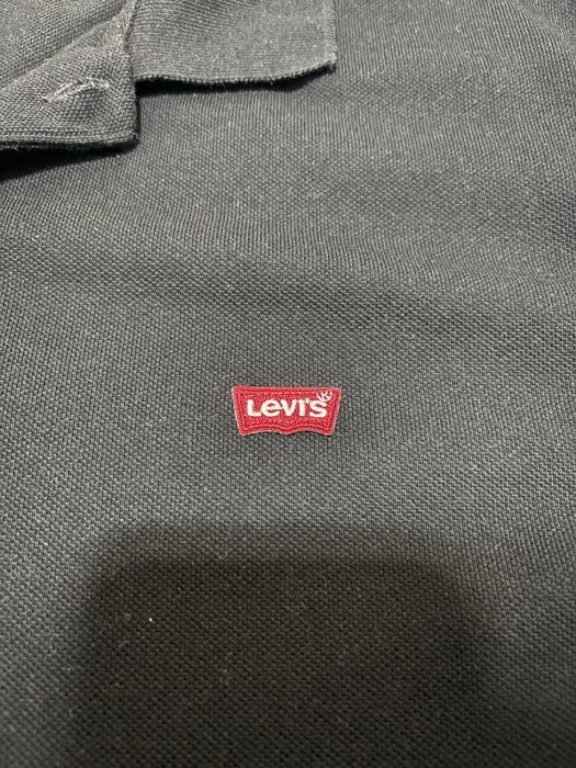 Polo Levis preto