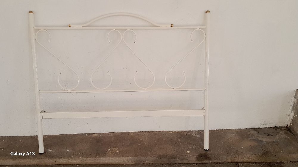 Cama de casal em ferro lacada Branco
