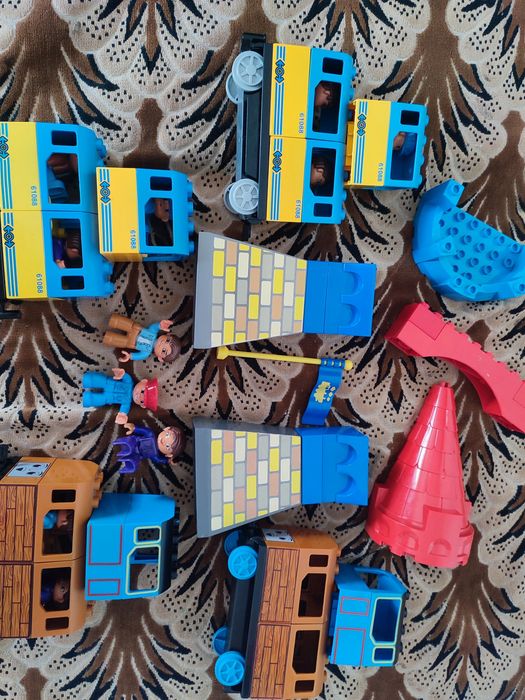 Лот деталів лего дупло конструктор, вагони 3 шт, без нюансів