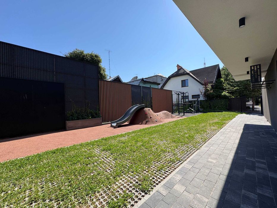 БЕЗ КОМІСІЇ ПРОДАЖ КОМЕРЦІЇ в зданій новобудові вул.Окружна,43