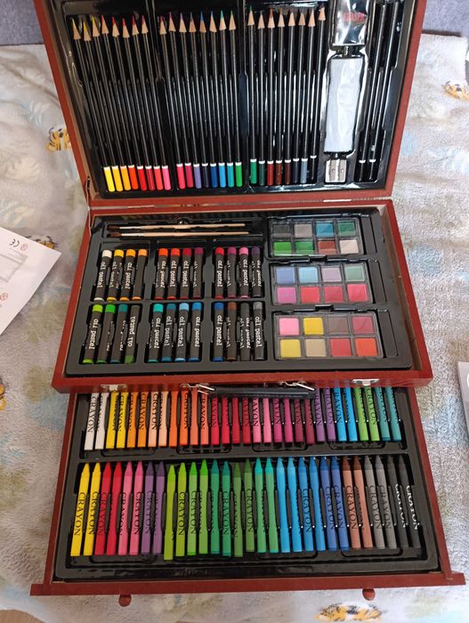 Набір для творчості.  Олівці.