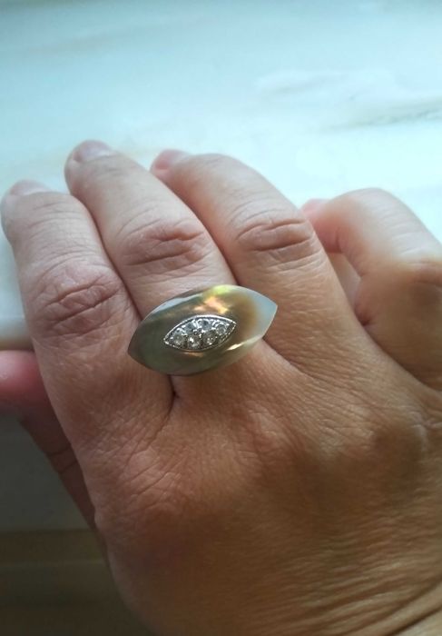 Anel de prata e madrepérola