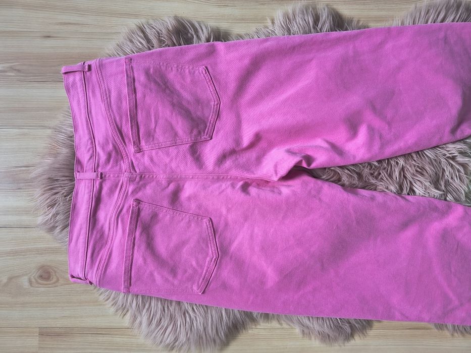 Jeansy z szerokimi nogawkami