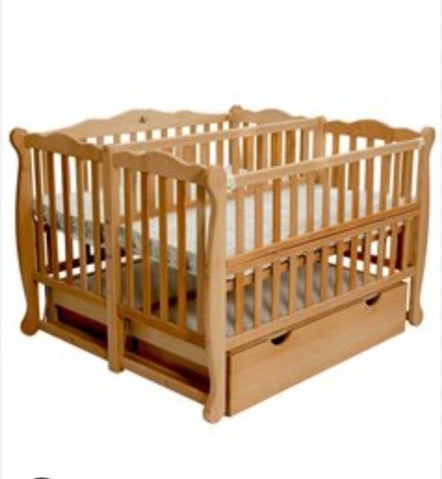 Ліжечко для двійні, з матрацами.