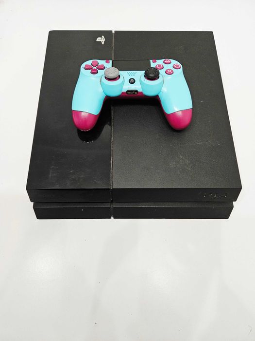 PlayStation 4 PS4 500GB + pad