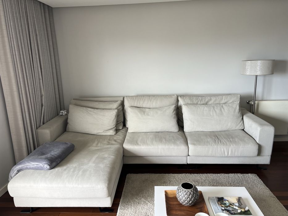 Sofá chaise long de penas