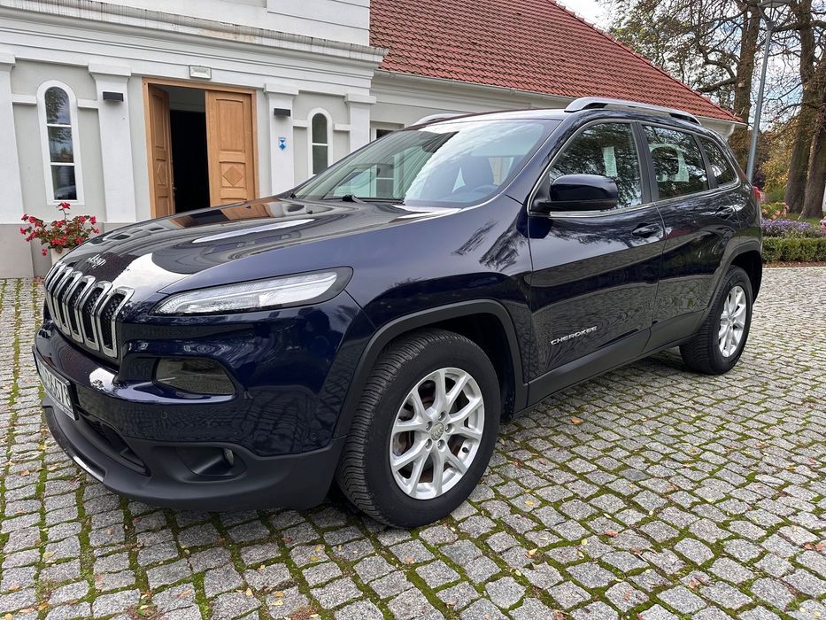 Jeep Cherokee Stan bardzo dobry, zarejestrowany