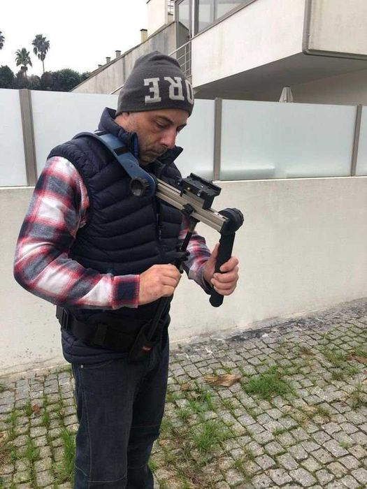 Estabilizador de câmara digital com lastro e cinto DVRIG PRO DVTEC