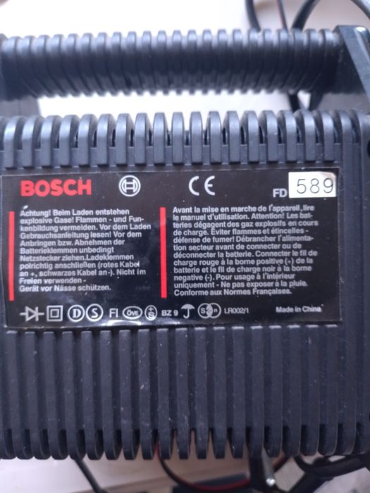 Зарядное устройство BOSCH battmax 6 для автомобилей и другой техники с