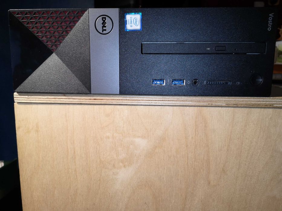 DELL VOSTRO 3250 PC + Office Enterprise 2007 + monitor gratis