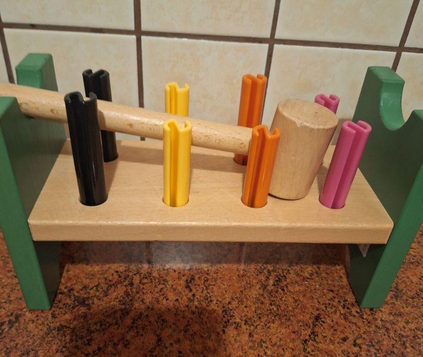 Przebijanka z ikea. Drewniana zabawka z młotkiem