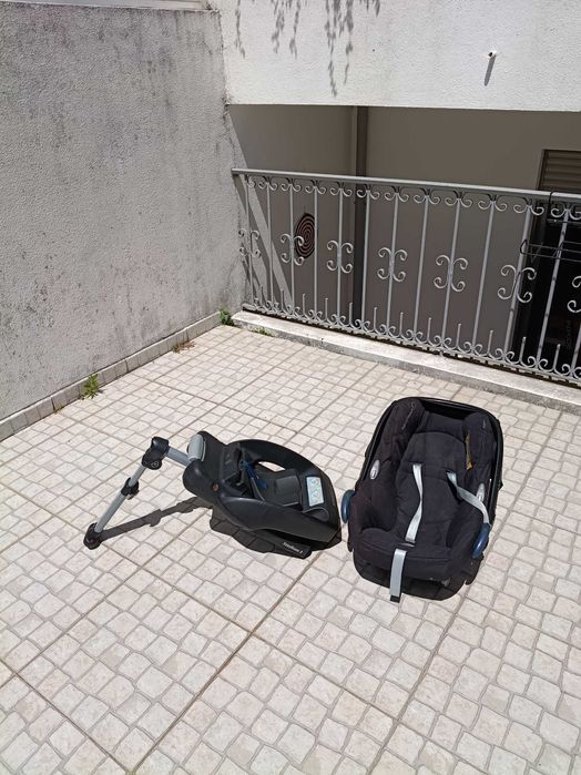 Conjunto carrinho de bebé Quinny/ Maxicosi