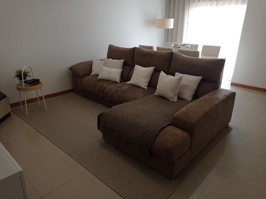 Sofá com chaise lounge