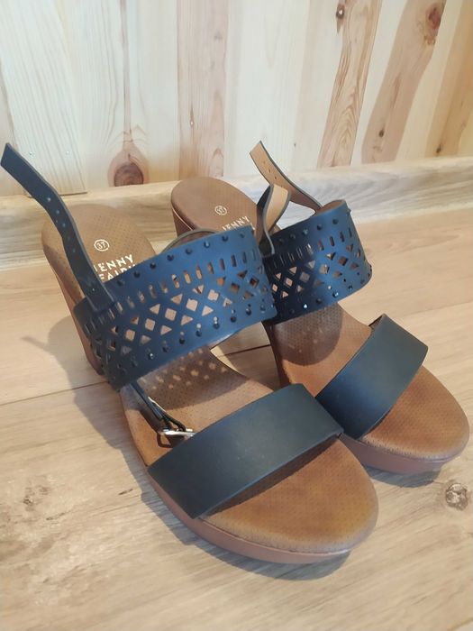 buty na wesele, koturn, wysoki obcas, ażurowy pasek, stan - jak nowe