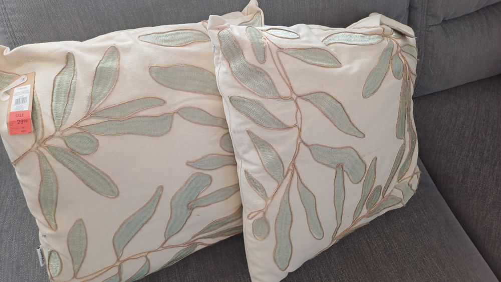 Dwie ozdobne poduszki Homla