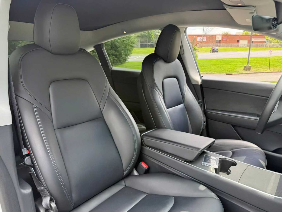 Tesla Model Y      2021