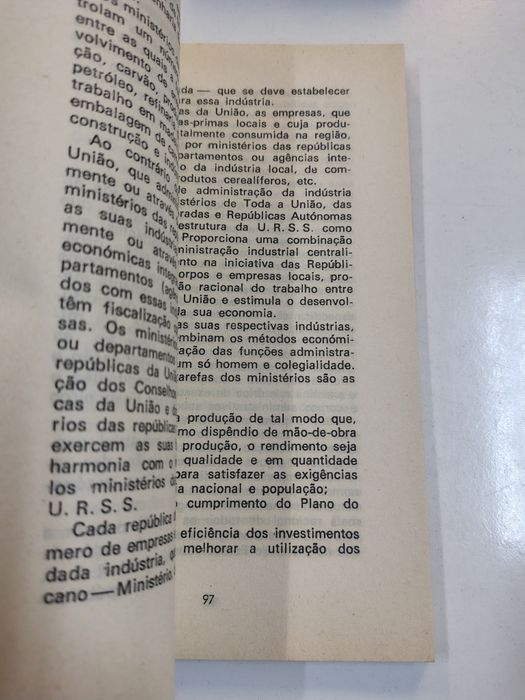 Organização da Indústria e construção na U.R.S.S., de A. Omarov