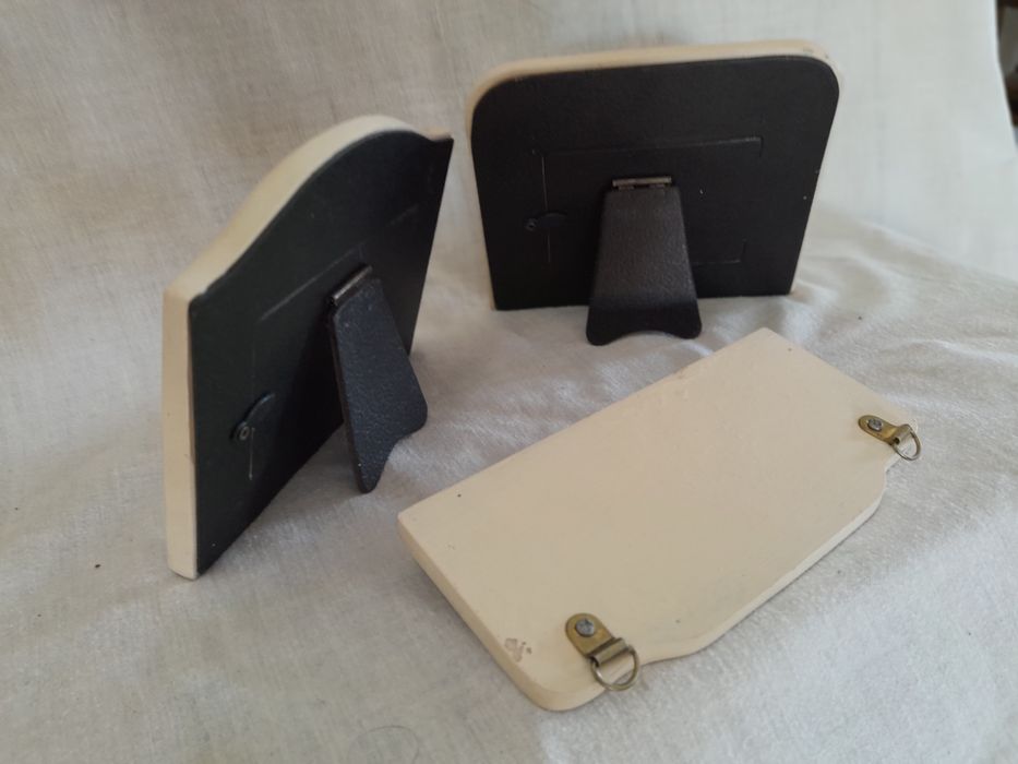 Conjunto: 2 molduras e cabide cozinha, em loiça decorada em relevo