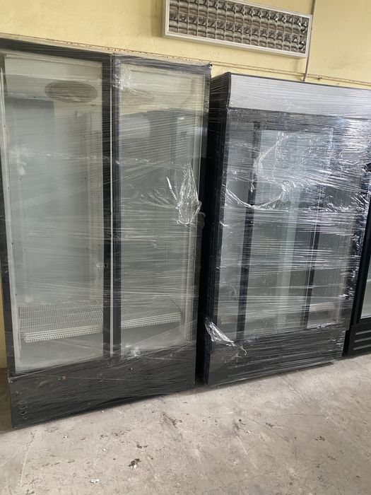 Двухдверный холодильный шкаф Холодильник Ларь витрина под бутылки