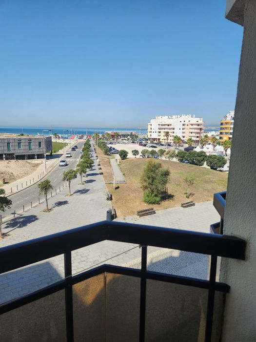 T1 - Vista de mar panorâmica