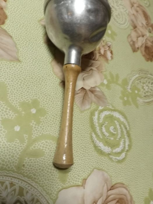 Stary instrument z PRL-u