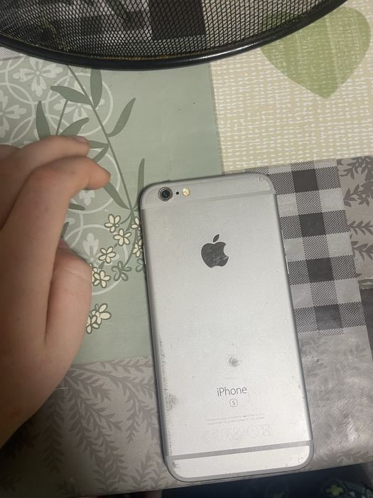 6s айфон пролаю  просто  не надо і затого продаю долго не зарядали 6ss