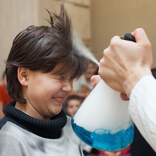 Аніматор. Наукове,  хімічне шоу на день народження