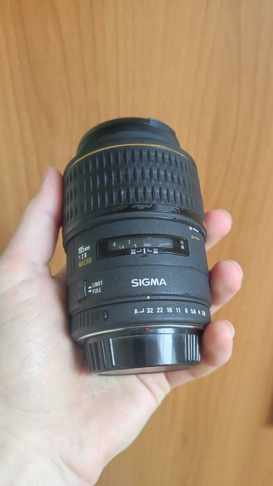 Об'єктив SIGMA 105mm 1:2.8 EX MACRO