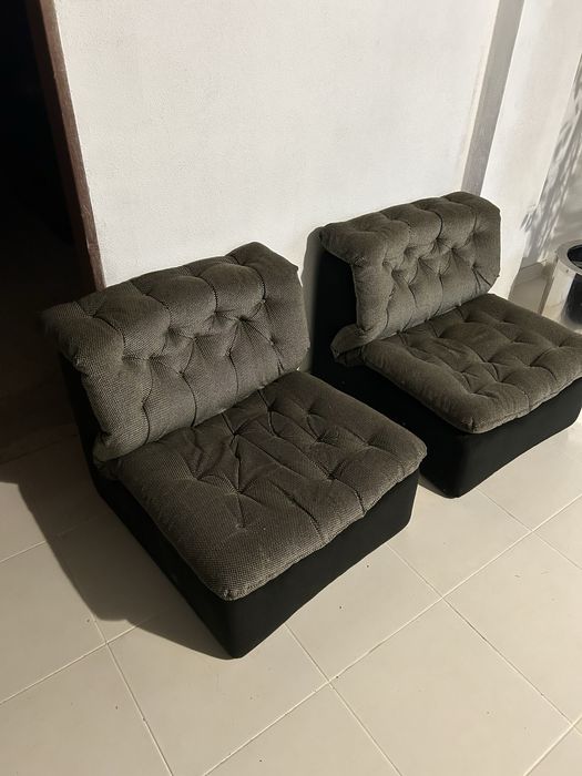 Poltrona em tons escuros