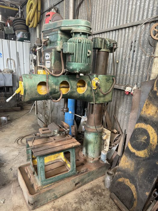 Engenho de furar radial