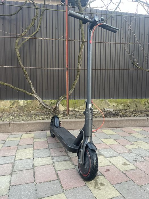 Продам електро самокат Xiomi