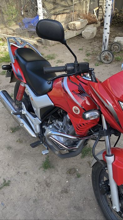 Продам HONDA CB125e