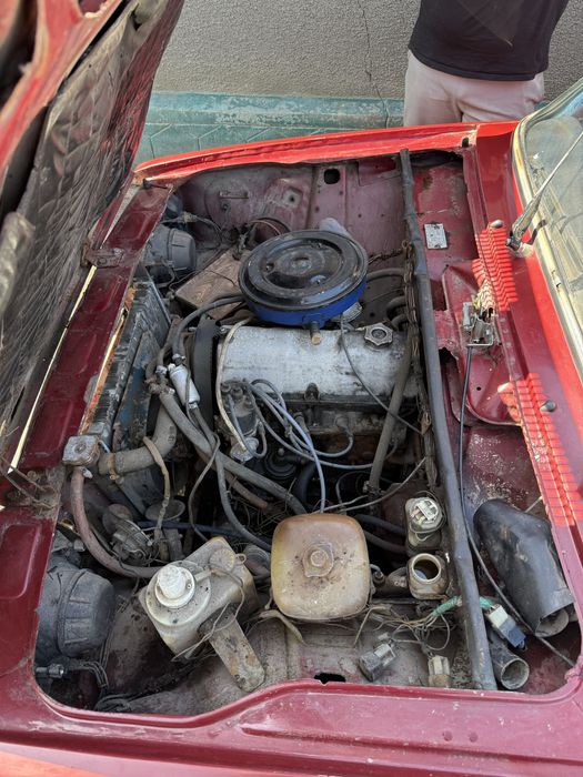 Продам ваз 2105 (не на ходу)