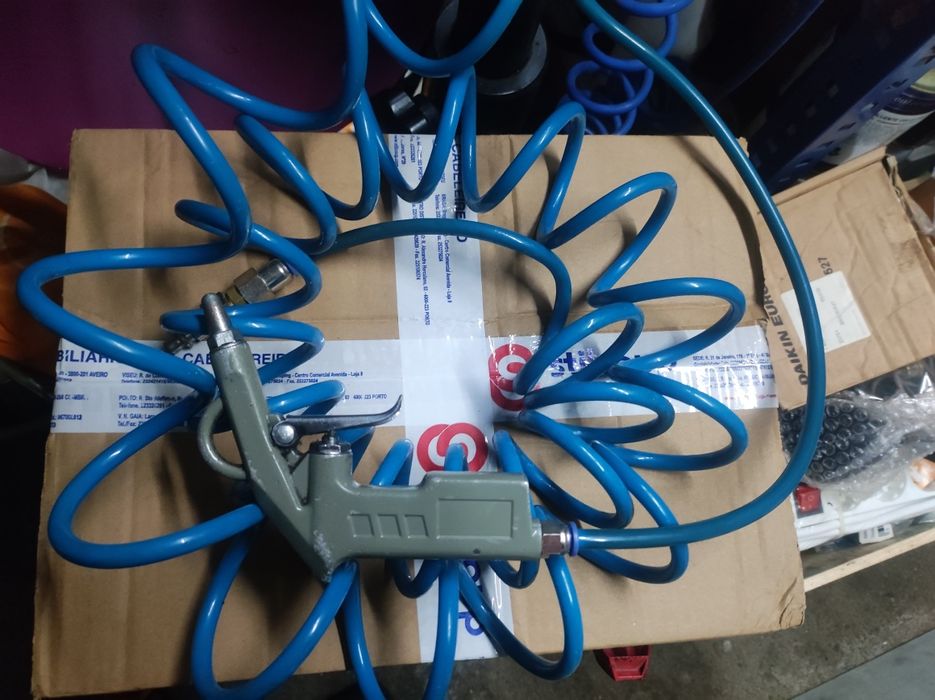 Mangueira espiral com pistola de ár comprimido