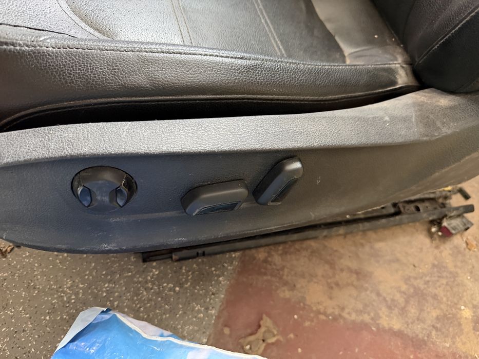Сидіння водія Passat NMS USA