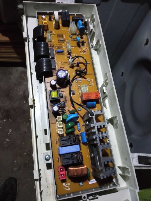 Пральна Samsung WF6450S6V на запчастини