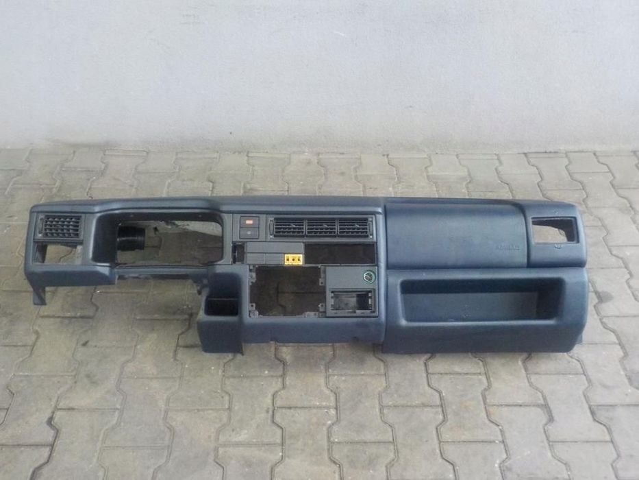 VW T4 96-98 MULTIVAN DESKA ROZDZIELCZA MIĘKKA