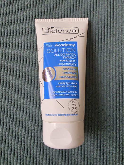 Bielenda Skin Academy Solution Żel do Mycia Twarzy Nawilżająco-oczyszczający - 150 ml